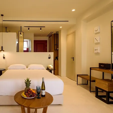 Potnia Theron Bed & Breakfast