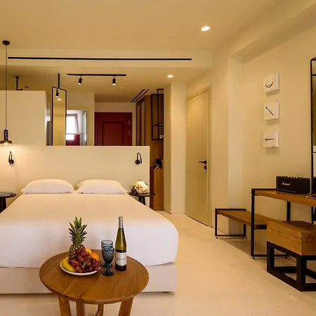 Potnia Theron Couette-café