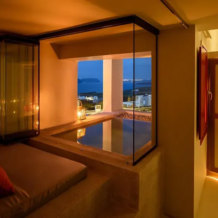 Potnia Theron Akrotírion