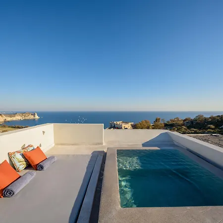 Potnia Theron Akrotírion