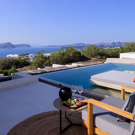 Potnia Theron Akrotírion