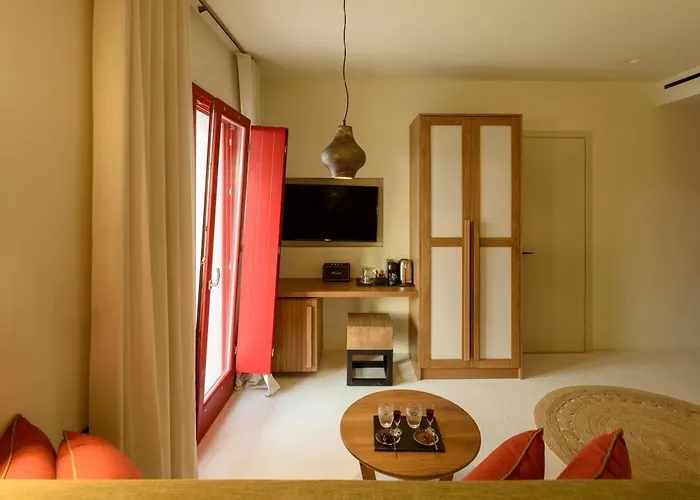 Potnia Theron Bed & Breakfast