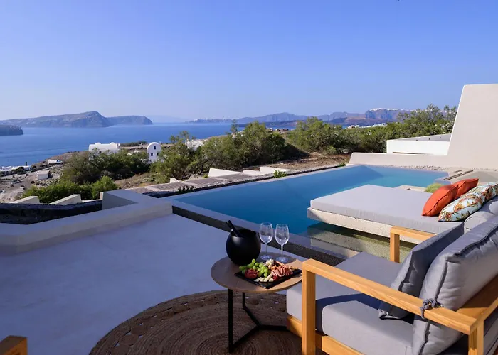 Potnia Theron Akrotírion