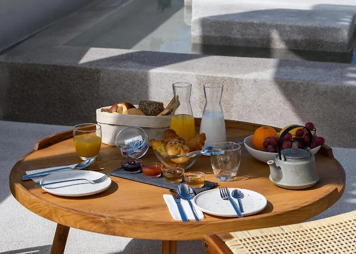 Potnia Theron Couette-café