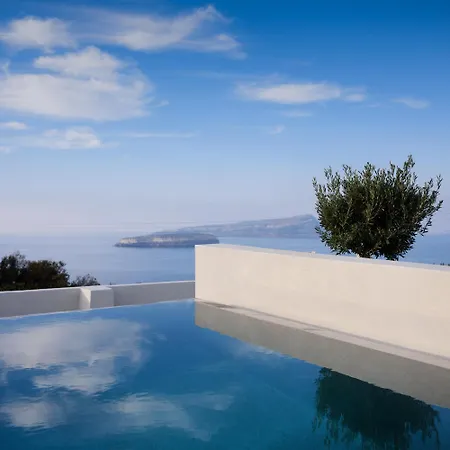 Potnia Theron Akrotírion