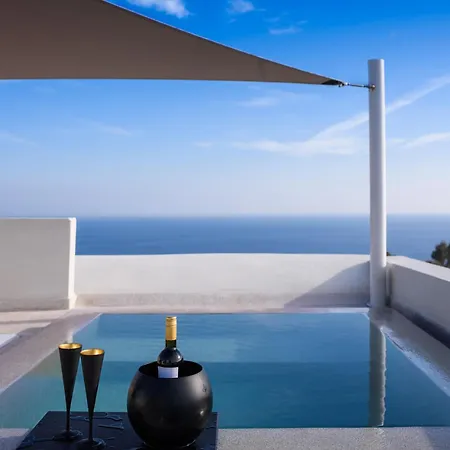 Potnia Theron Akrotírion