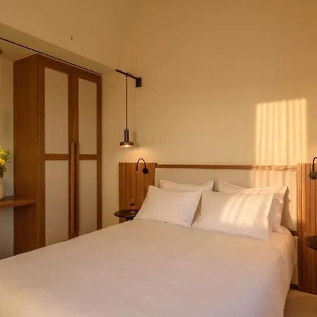 Potnia Theron Bed & Breakfast