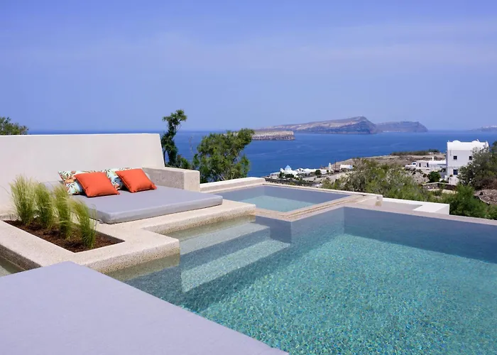 Potnia Theron Akrotírion